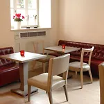 Grand Sarai Hotel 4*