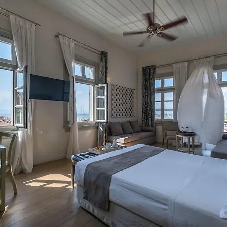 Grand Sarai Hotel