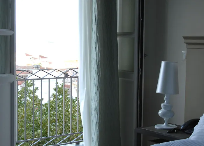 Hotel Grand Sarai 4*